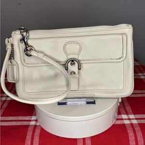 Coach Hampton Y2K Ivory Leather Skinny Wristlet Signature Interior